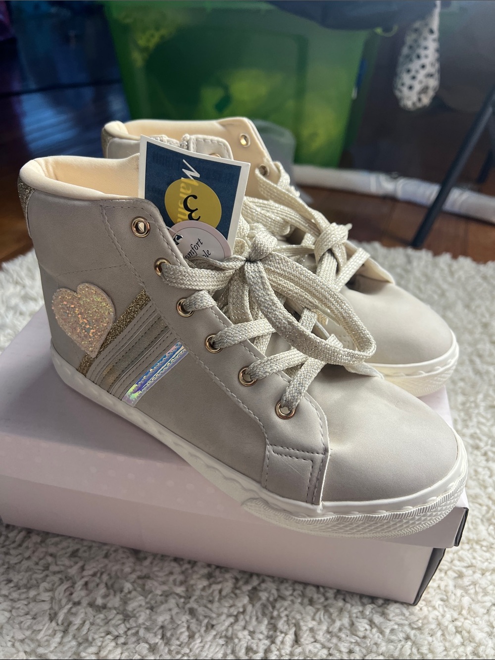 CUPCAKES AND CASHMERE KIDS HIGH TOP SNEAKERS SIZE 3 NWT - Picture 1 of 9